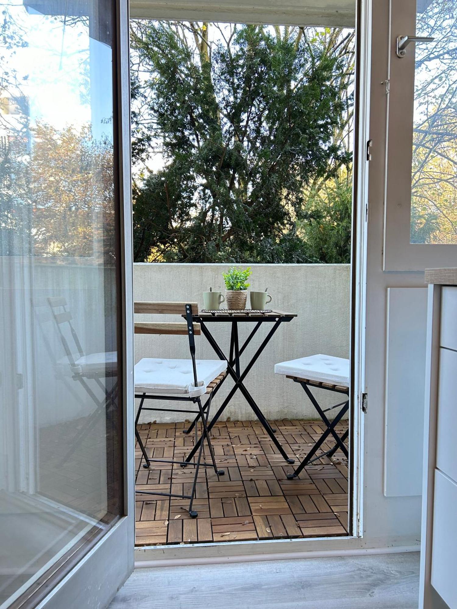 Modernes Designer-Apartment Fuer 7 Gaeste - 80Qm In Zentraler Lage, Self-Check-In Karlsruhe Exterior photo