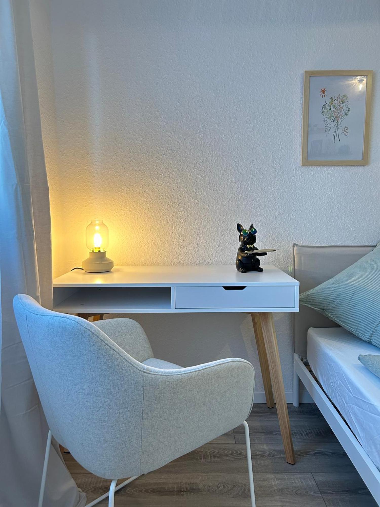 Modernes Designer-Apartment Fuer 7 Gaeste - 80Qm In Zentraler Lage, Self-Check-In Karlsruhe Exterior photo
