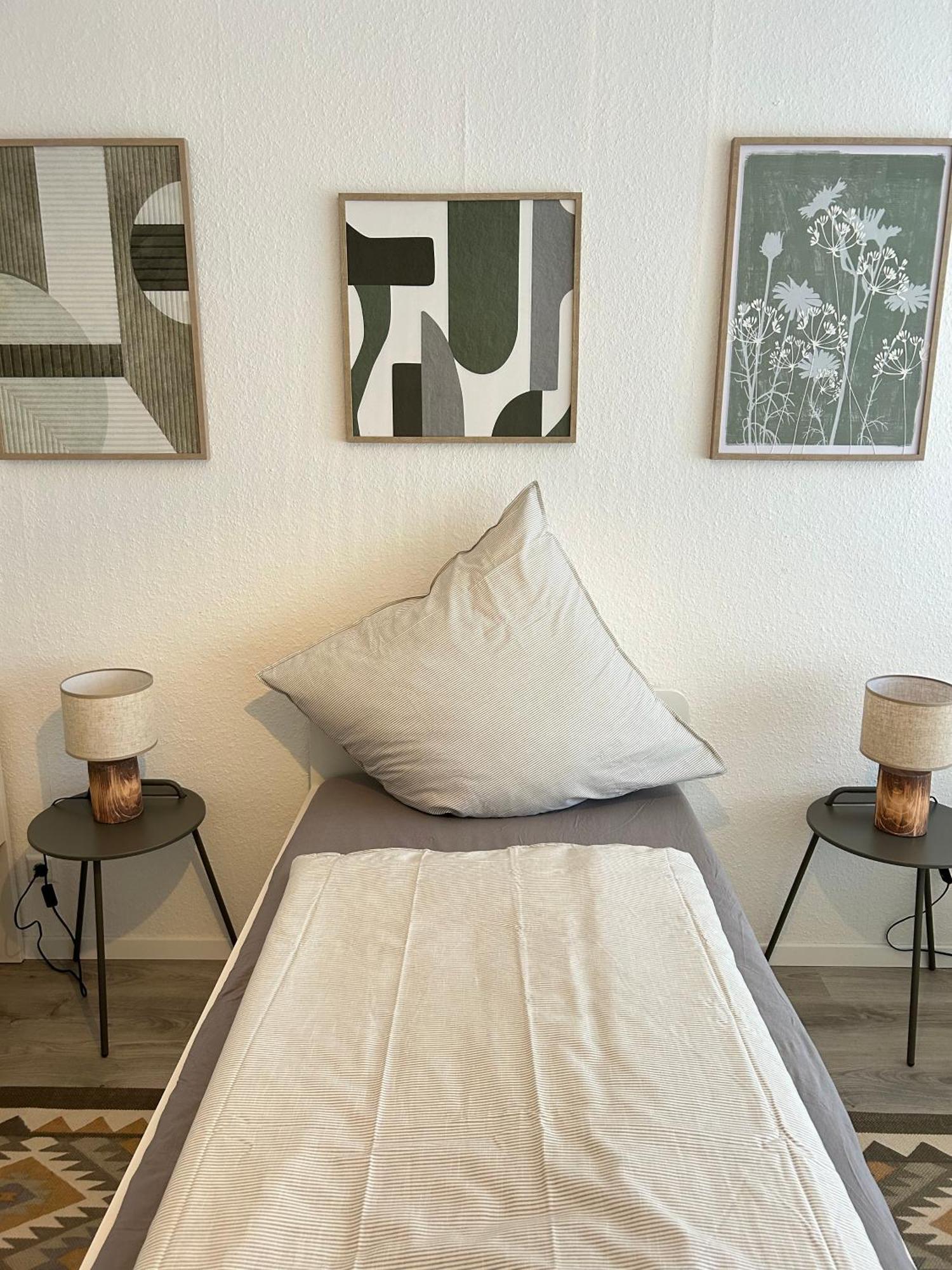 Modernes Designer-Apartment Fuer 7 Gaeste - 80Qm In Zentraler Lage, Self-Check-In Karlsruhe Exterior photo