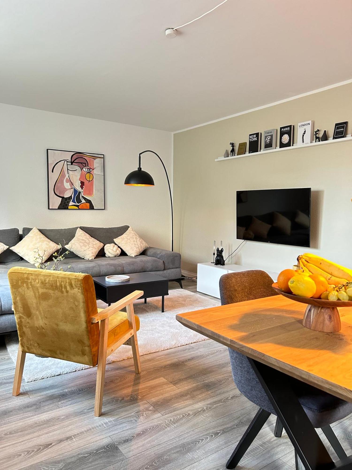 Modernes Designer-Apartment Fuer 7 Gaeste - 80Qm In Zentraler Lage, Self-Check-In Karlsruhe Exterior photo